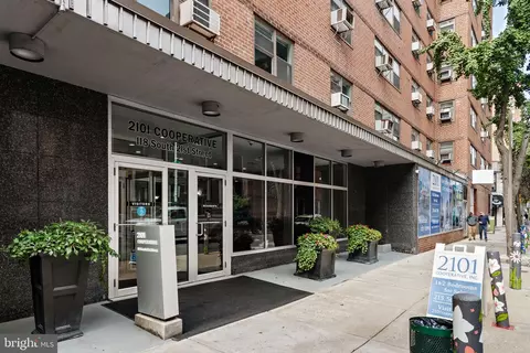 118 S 21st St S #403, Philadelphia, PA 19103
