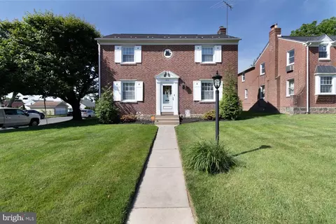 920 Rhawn St, Philadelphia, PA 19111