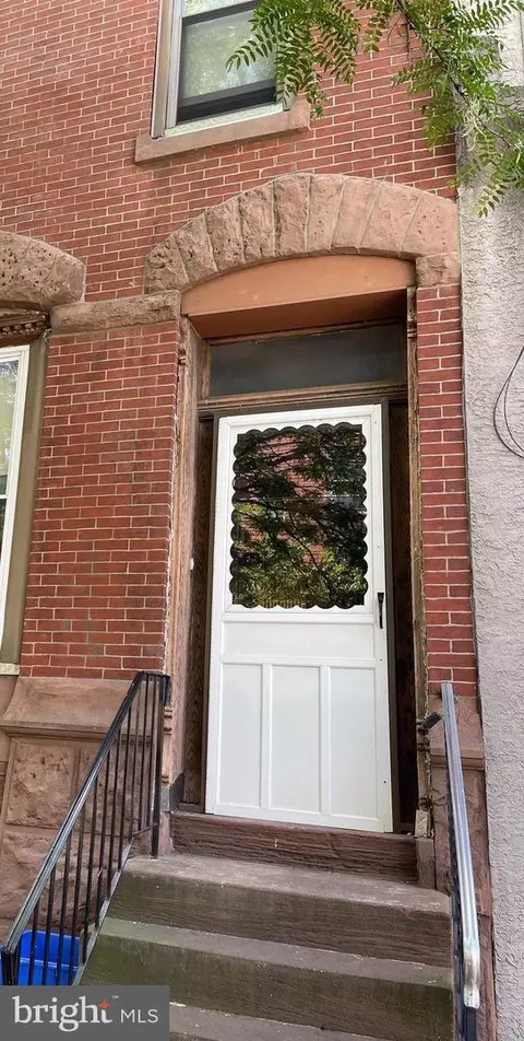 818 Federal St, Philadelphia, PA 19147