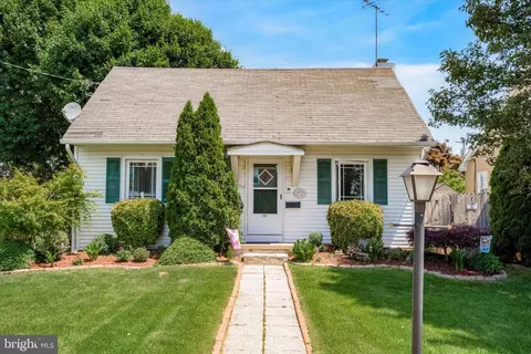 2137 Ripley St, Philadelphia, PA 19152