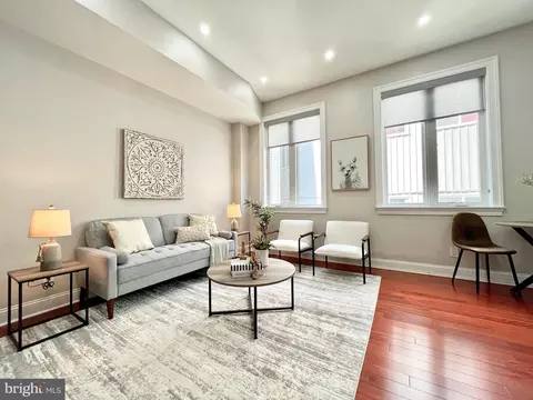 826 N 16th St #3A, Philadelphia, PA 19130