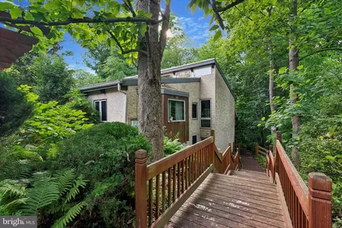 721 Cornelia Pl, Philadelphia, PA 19118