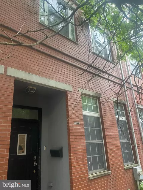1237 N Howard St, Philadelphia, PA 19122