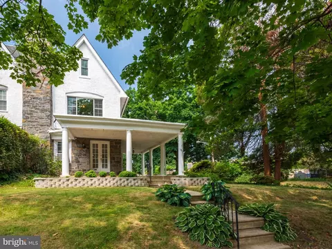 1832 Wynnewood Rd, Philadelphia, PA 19151