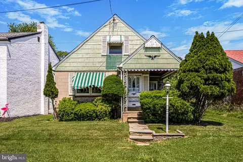 416 Flamingo St, Philadelphia, PA 19128