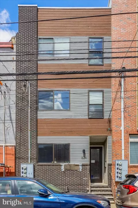 824 N 16th St #2, Philadelphia, PA 19130
