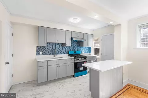 6864 Dicks Ave, Philadelphia, PA 19142