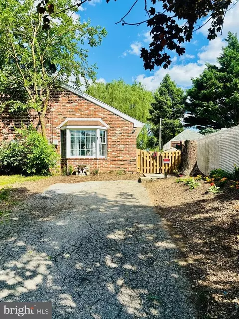 8013 Dorcas St, Philadelphia, PA 19152