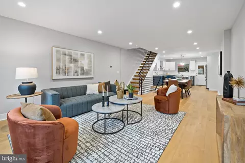 1323 S Warnock St, Philadelphia, PA 19147