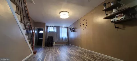 735 Tree St, Philadelphia, PA 19148