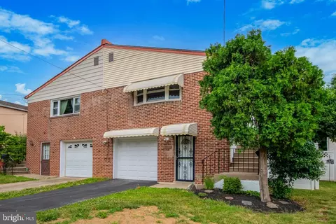 9206 Hegerman St, Philadelphia, PA 19114