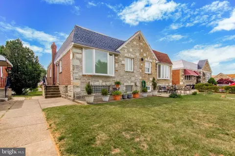 8107 Brous Ave, Philadelphia, PA 19152