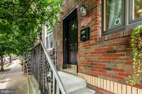 1230 Mckean St, Philadelphia, PA 19148