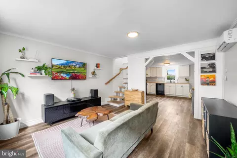 535 E Cabot St, Philadelphia, PA 19125