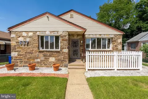 657 Hendrix St, Philadelphia, PA 19116