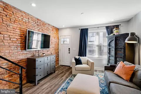 2339 Pierce St, Philadelphia, PA 19145
