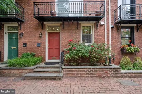 269 S 3rd St, Philadelphia, PA 19106