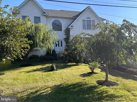 725 Stratford Dr #B, Philadelphia, PA 19115