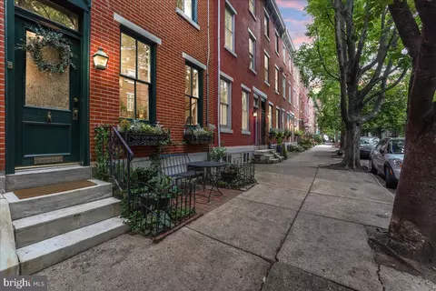 2045 Brandywine St, Philadelphia, PA 19130
