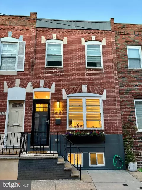2423 S Iseminger St, Philadelphia, PA 19148