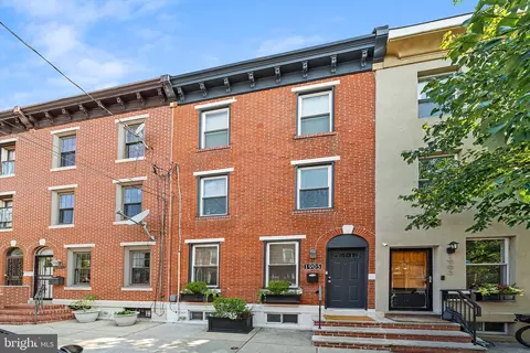 1905 Carpenter St, Philadelphia, PA 19146