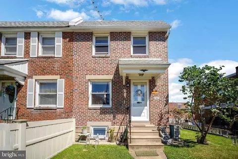 590 Acorn St, Philadelphia, PA 19128