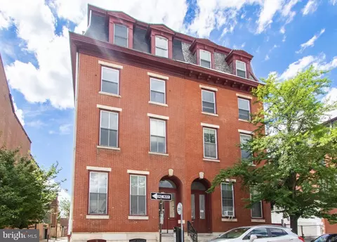 302 S 10th St, Philadelphia, PA 19107