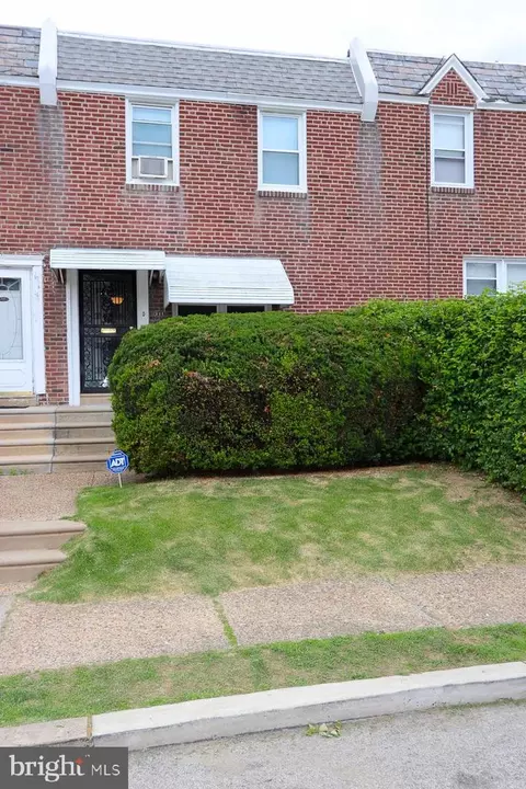 221 Lardner St, Philadelphia, PA 19111