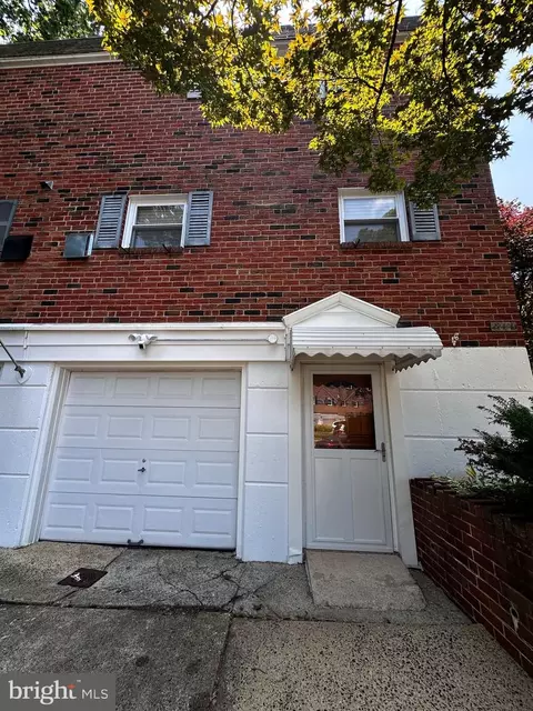 844 Arnold St, Philadelphia, PA 19111