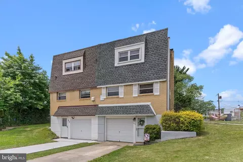 810 Foster St, Philadelphia, PA 19116