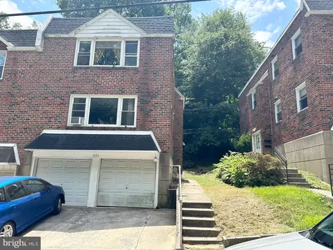 632 Green Ln, Philadelphia, PA 19128