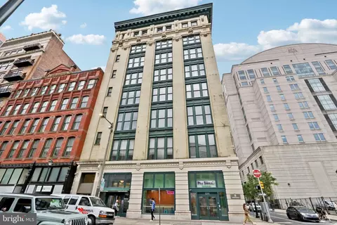 1228 Arch St #6E, Philadelphia, PA 19107