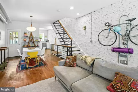 2044 Sigel St, Philadelphia, PA 19145