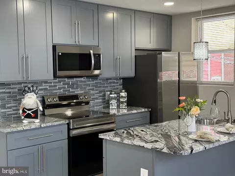 6648 N Bouvier St, Philadelphia, PA 19126
