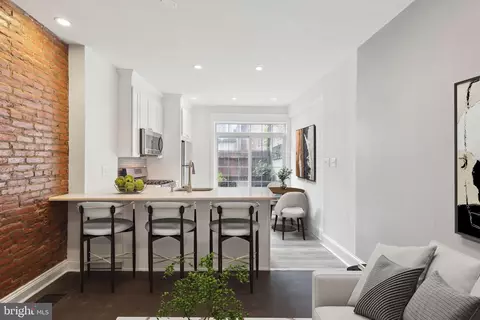 935 N Bambrey St, Philadelphia, PA 19130