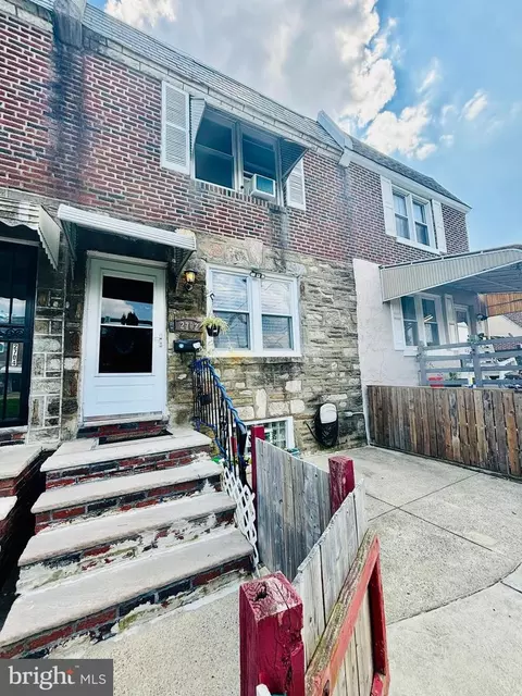 2702 Lardner St, Philadelphia, PA 19149