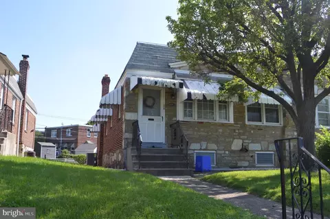 2841 Rhawn St, Philadelphia, PA 19152
