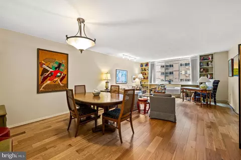 1901 John F Kennedy Blvd #1113, Philadelphia, PA 19103