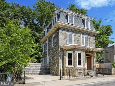 11 W Walnut Ln, Philadelphia, PA 19144