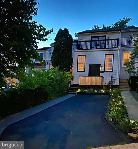 214 Rector St, Philadelphia, PA 19128