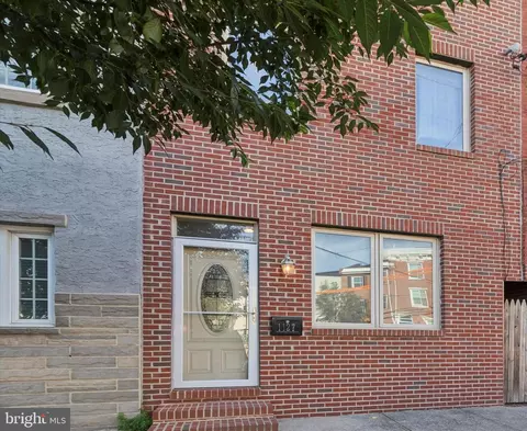 1127 N Howard St, Philadelphia, PA 19123