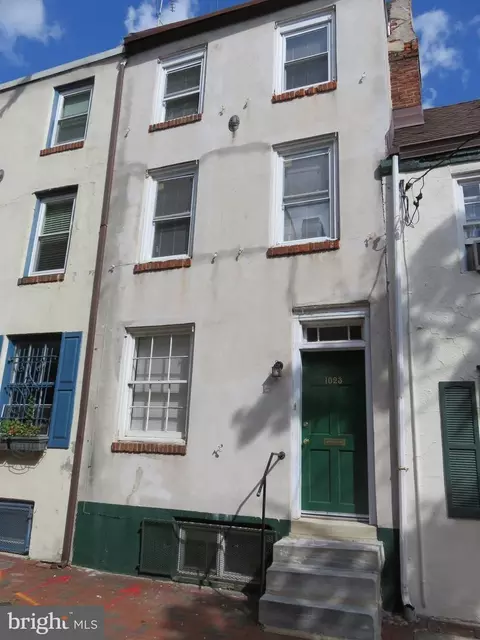1023 Waverly St, Philadelphia, PA 19147