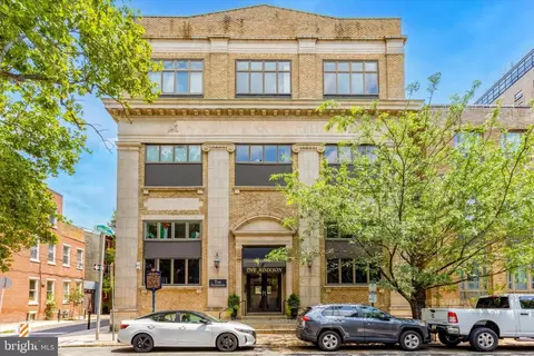 415 S 19th St #2D, Philadelphia, PA 19146