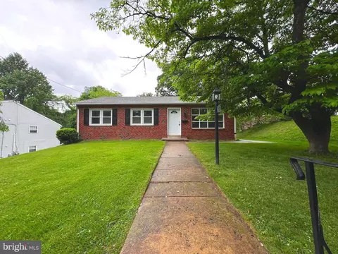 432 Harmon Rd, Philadelphia, PA 19128