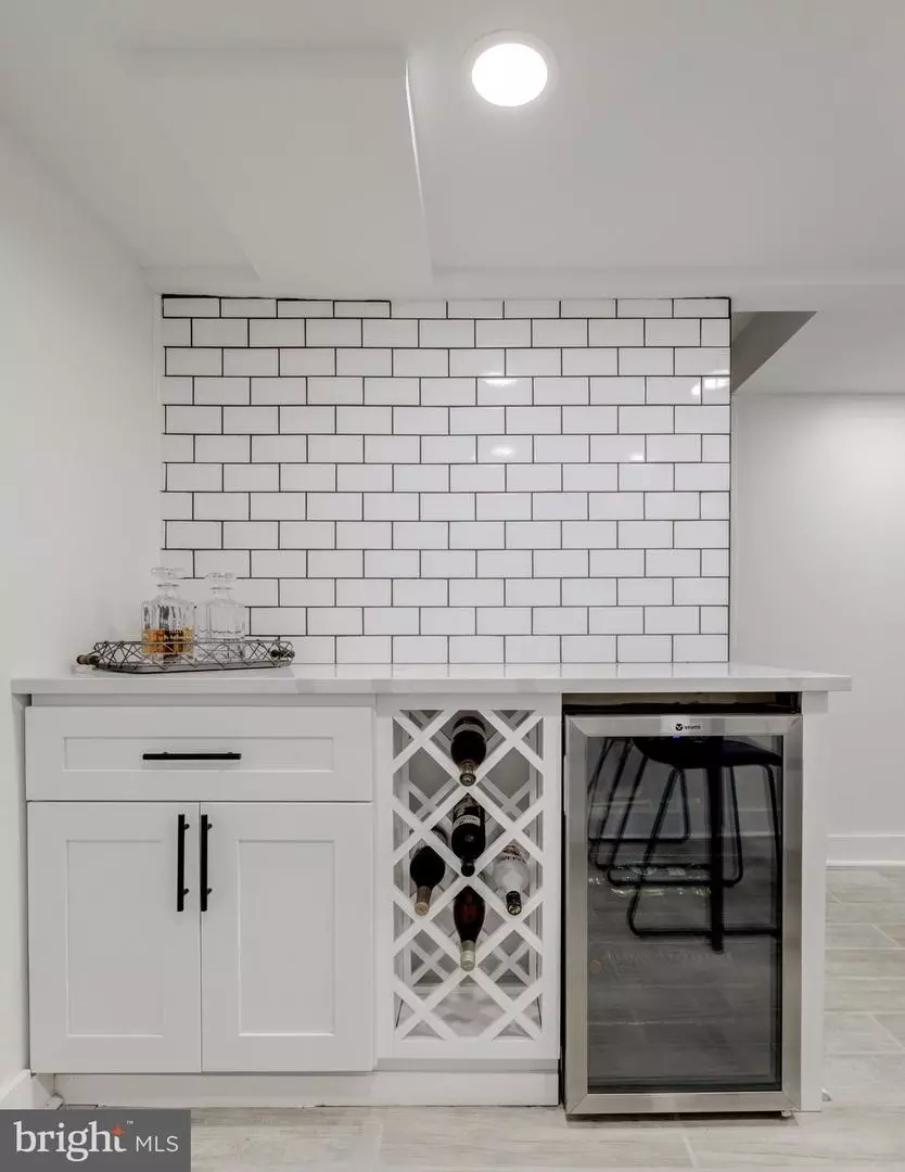 Kitchen - 1530 W Shunk St, Philadelphia, PA 19145 photo 7 of 7