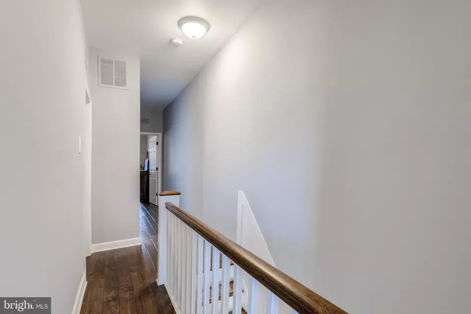 Entry Way - 1530 W Shunk St, Philadelphia, PA 19145 photo 10 of 11