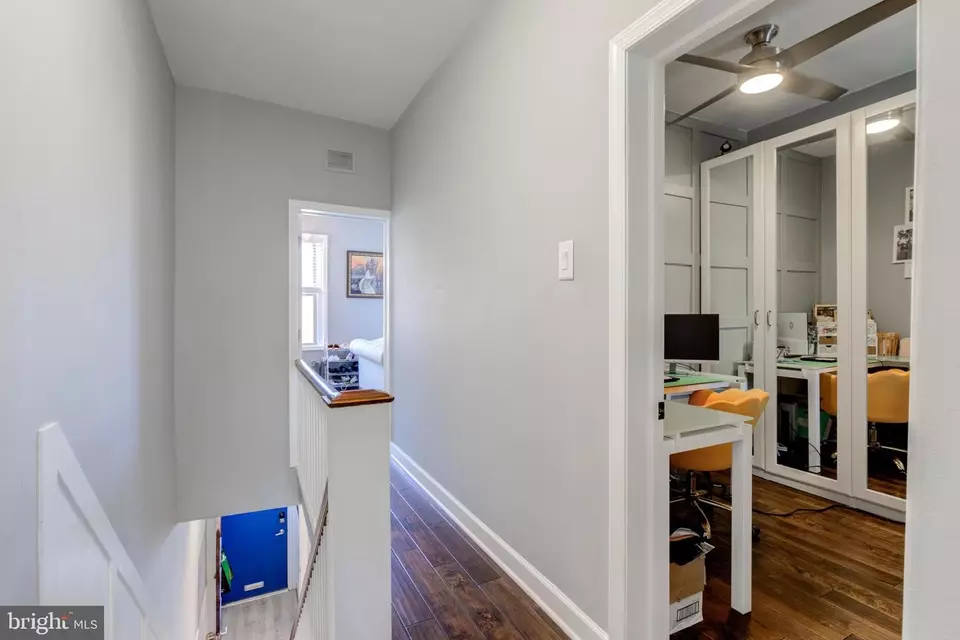 Entry Way - 1530 W Shunk St, Philadelphia, PA 19145 photo 9 of 11