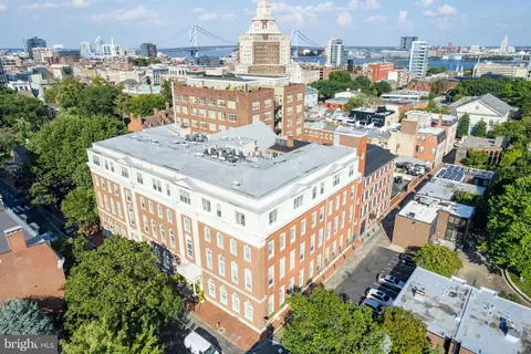 211 S 25 S 4th St #203, Philadelphia, PA 19106