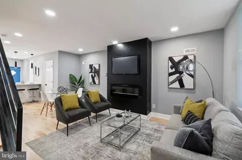 1941 N Myrtlewood St, Philadelphia, PA 19121
