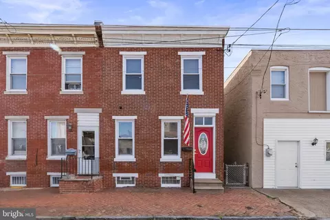 4611 Salmon St, Philadelphia, PA 19137